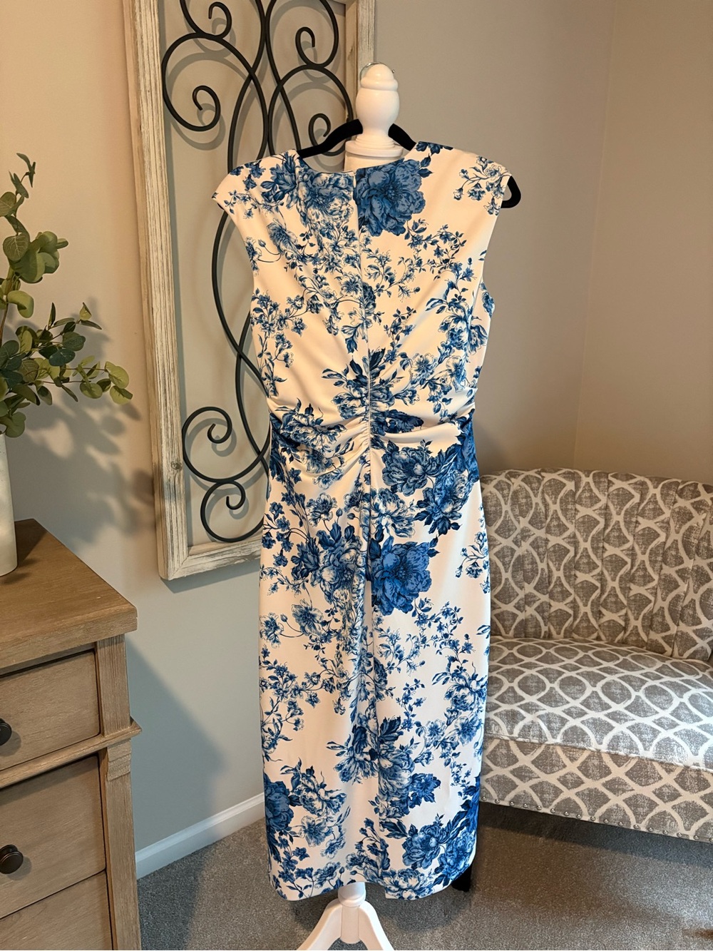 Vince Camuto White Maxi Dress with Blue Floral Print - Picture 2 of 5